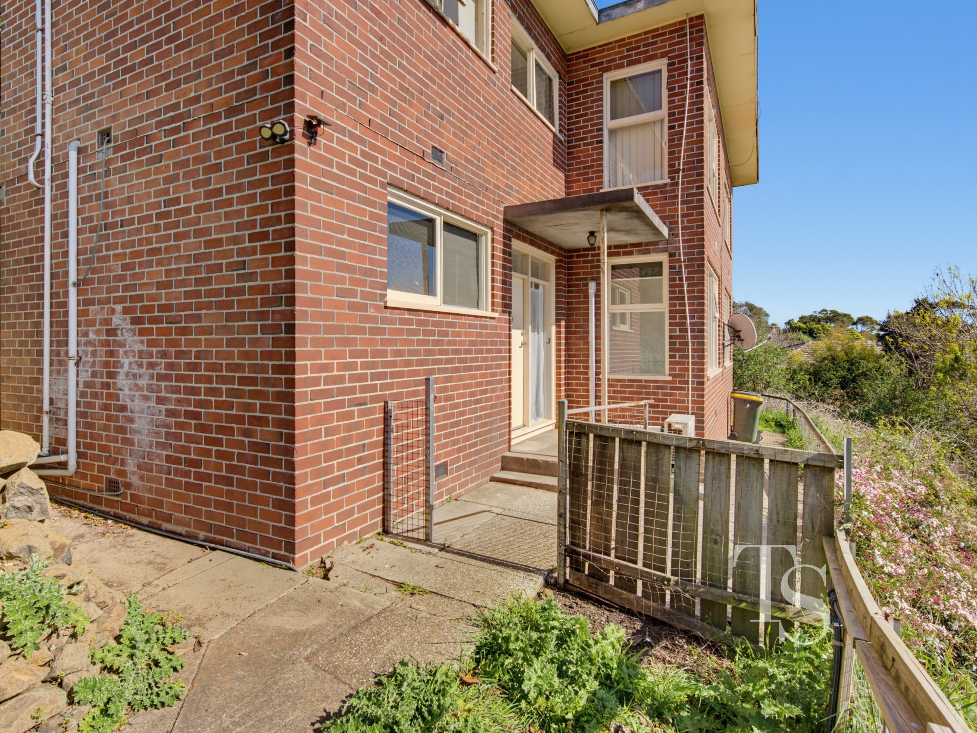 3/2 Bay Street, Parklands TAS 7320