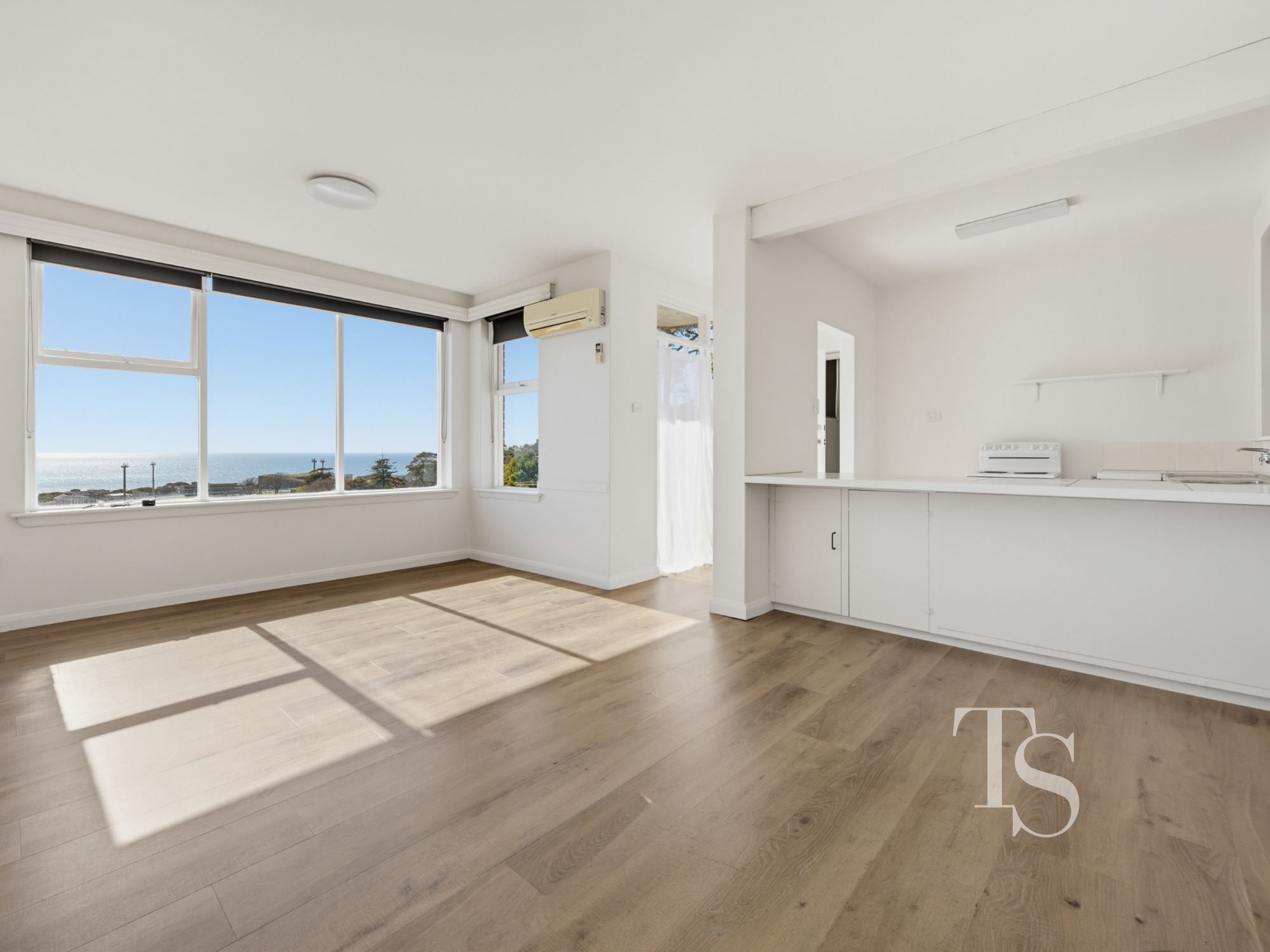 3/2 Bay Street, Parklands TAS 7320